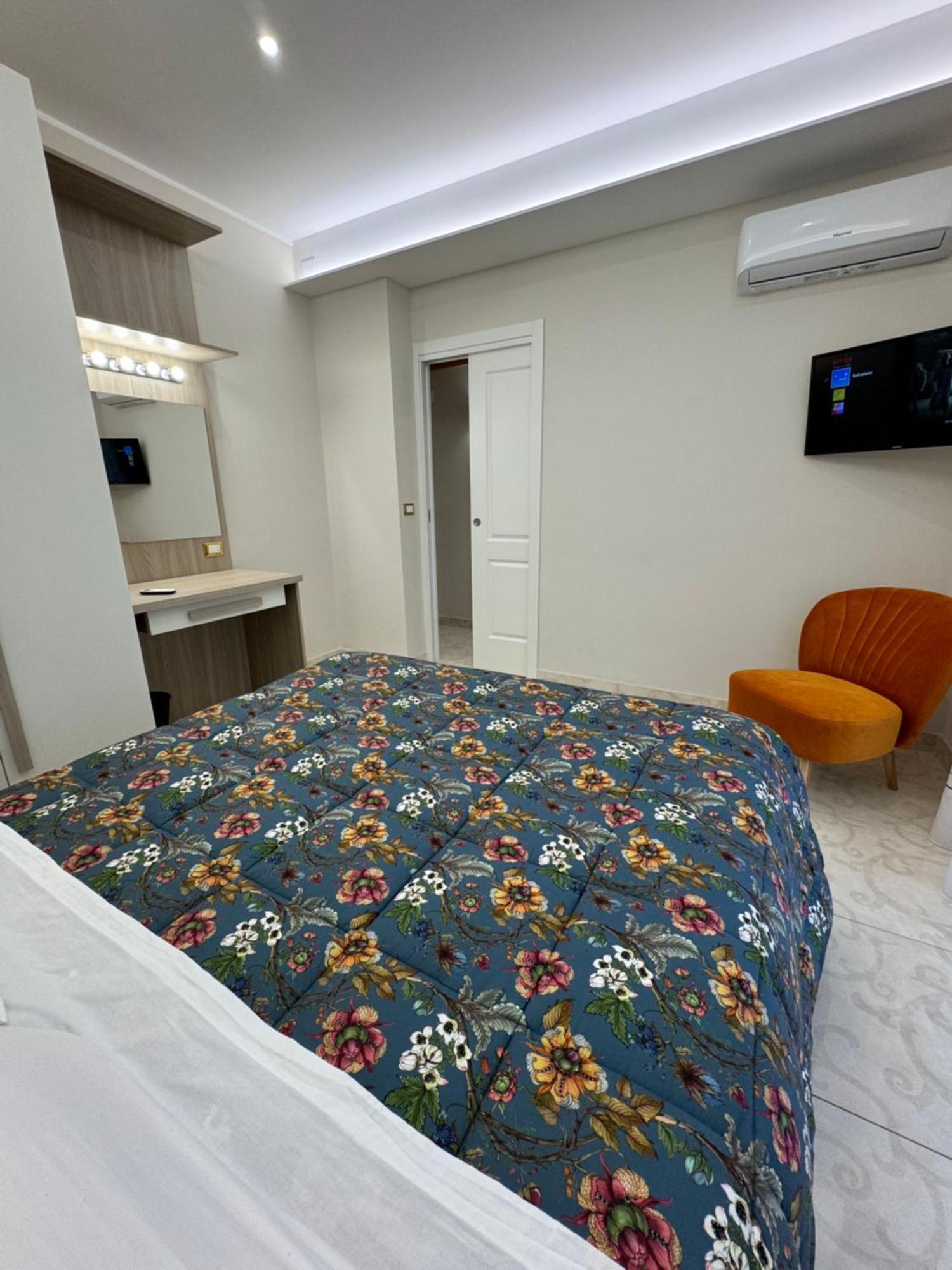 Casa Anatrella Comfort House เนเปิลส์ ภายนอก รูปภาพ