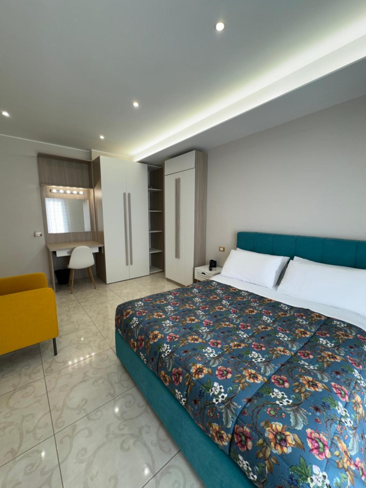 Casa Anatrella Comfort House เนเปิลส์ ภายนอก รูปภาพ