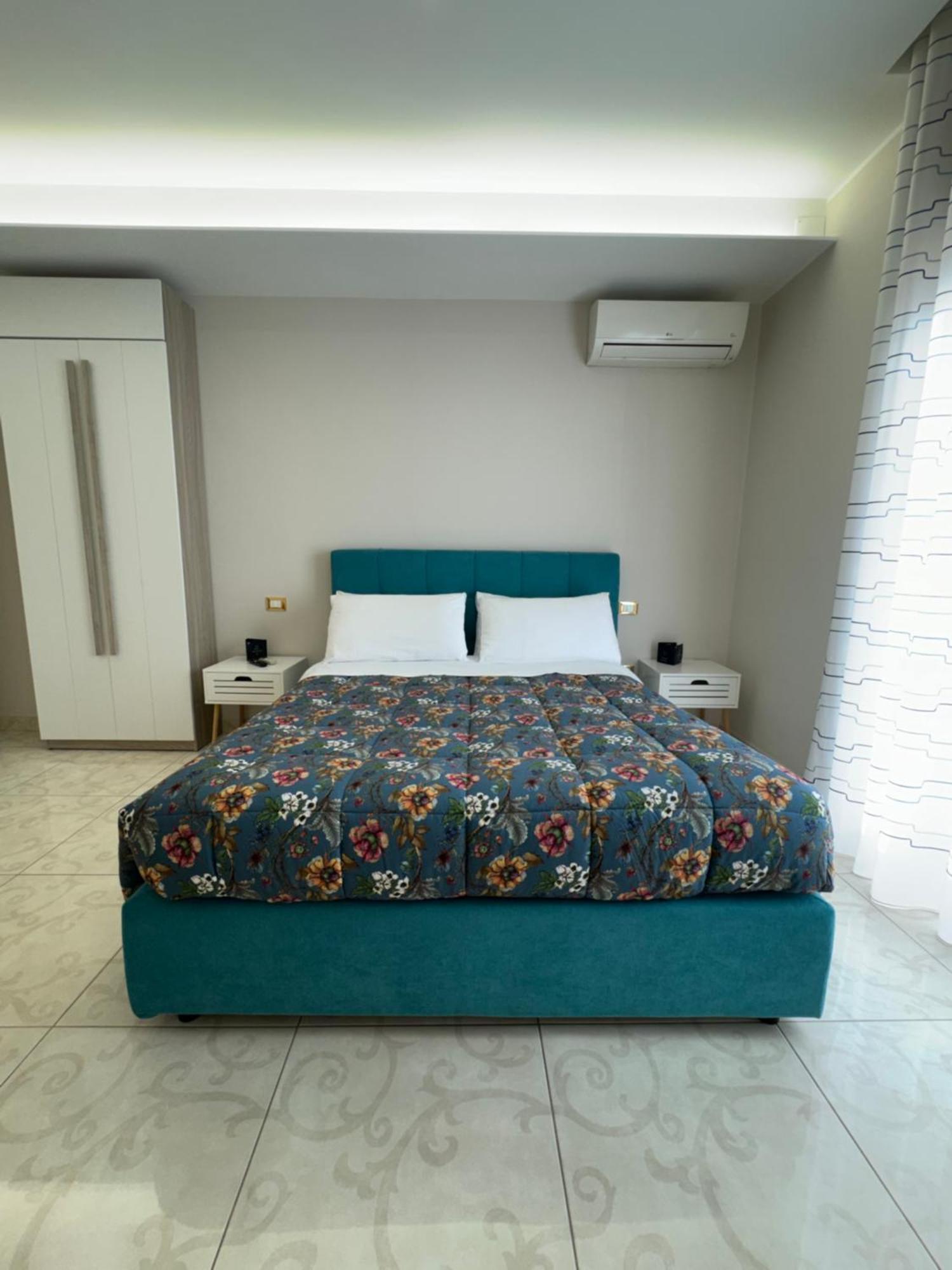Casa Anatrella Comfort House เนเปิลส์ ภายนอก รูปภาพ